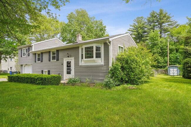 Building Photo - 44 Simsbury Manor Dr