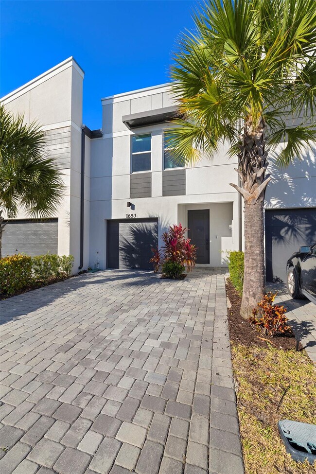 Foto del edificio - 1653 Lindley St