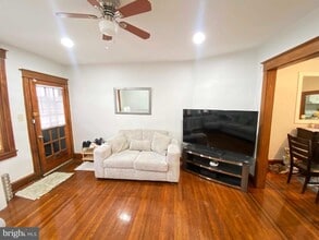 Building Photo - 518 Benner St