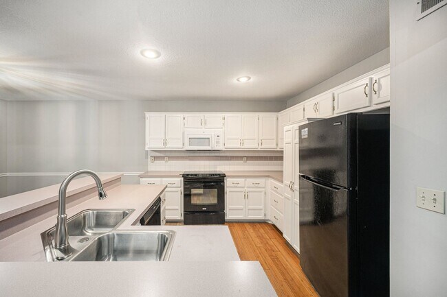 Foto del edificio - 6334 NW 82 Ct
