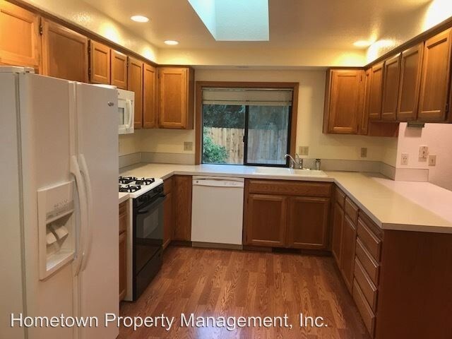 Foto del edificio - 1321 Tabitha Ct NW