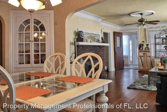 Foto del edificio - 3 br, 1.5 bath House - 210 15th Avenue North