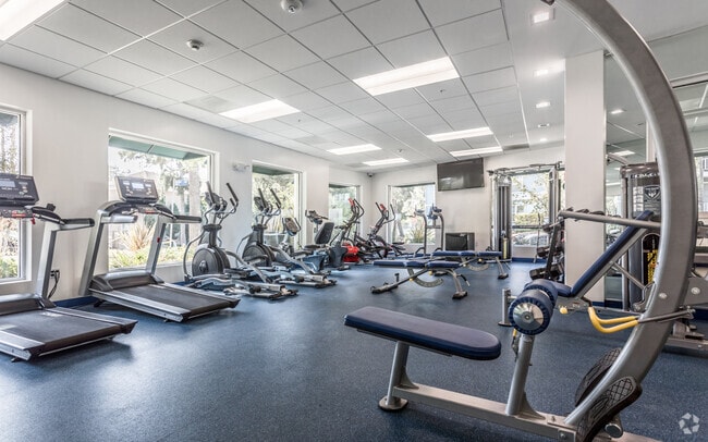 Gimnasio - Roberts Hall