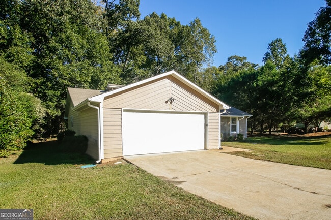 Building Photo - 11227 Hemlock Rd