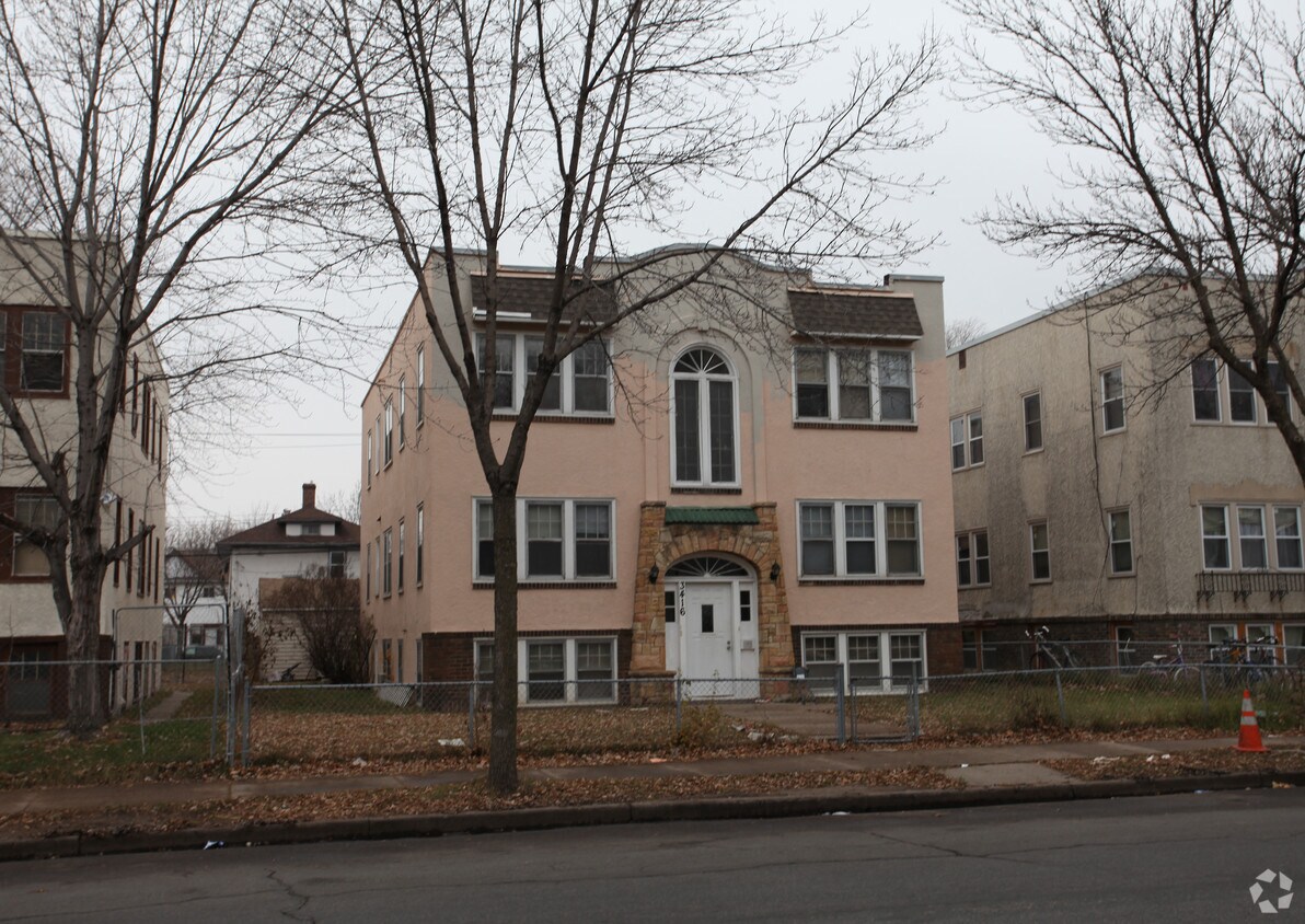 Building Photo - 3416 Chicago Ave