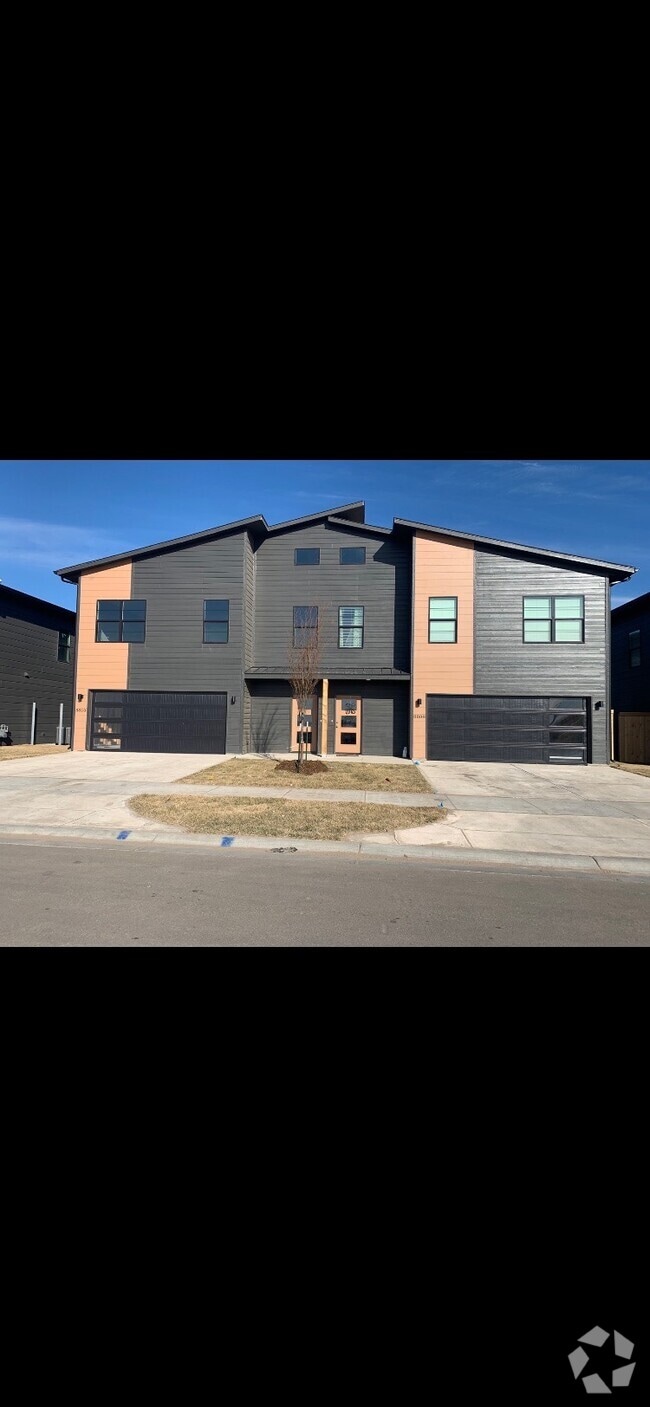 Building Photo - 8810 W Haylee St