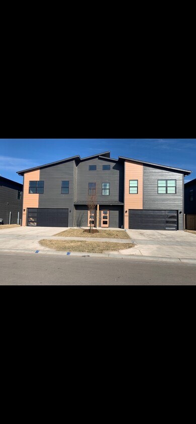 Primary Photo - 8810 W Haylee St