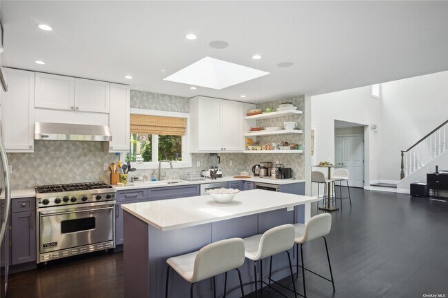 Building Photo - 8 Indian Pipe Dr