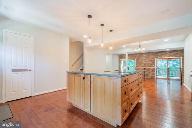 Building Photo - 11553 Pine Cone Ct