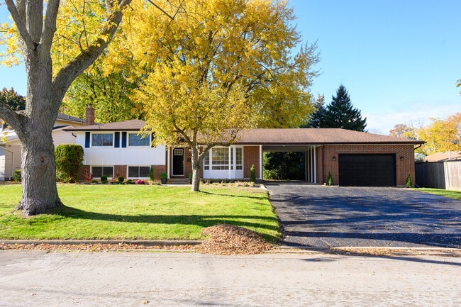 Photo du bâtiment - 29 Kings Grant Rd