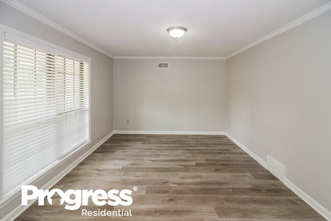Building Photo - 522 King Ridge Dr