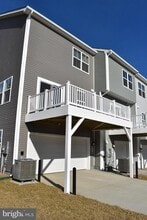 Building Photo - 216 Swan Fld Ave