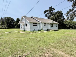 Building Photo - 1100 Millcreek Rd