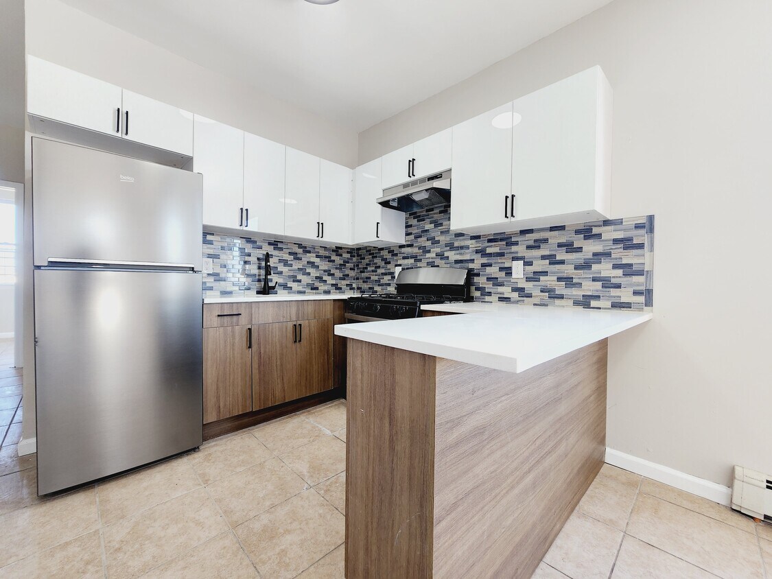 132 Wilkinson Ave 3R - 134 Wilkinson Ave
