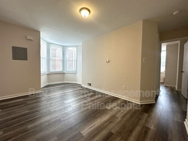 Building Photo - 3037 Frankford Ave