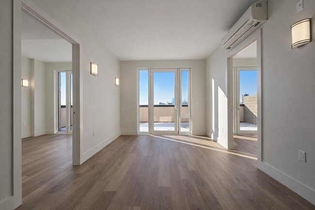 Building Photo - 91 Bruckner Blvd