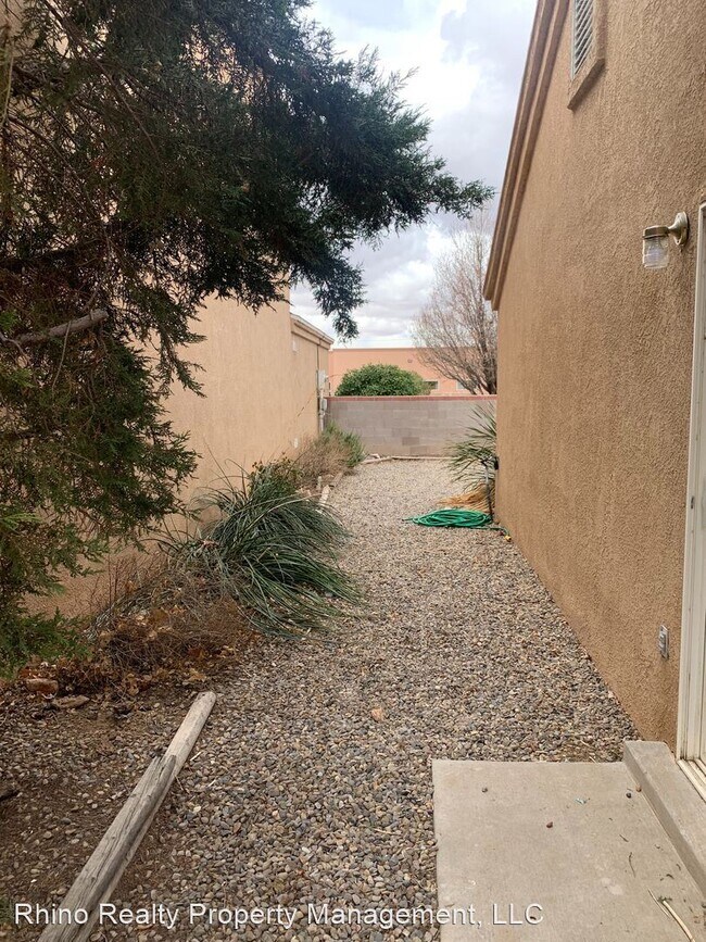 Building Photo - 2 br, 2 bath House - 490 Camino Del Rey SW