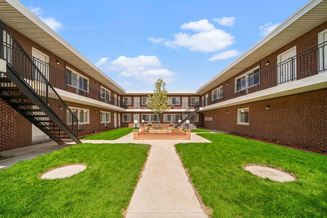 Primary Photo - 7834 95th St