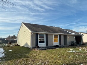 Building Photo - 1935 Chickasaw Dr