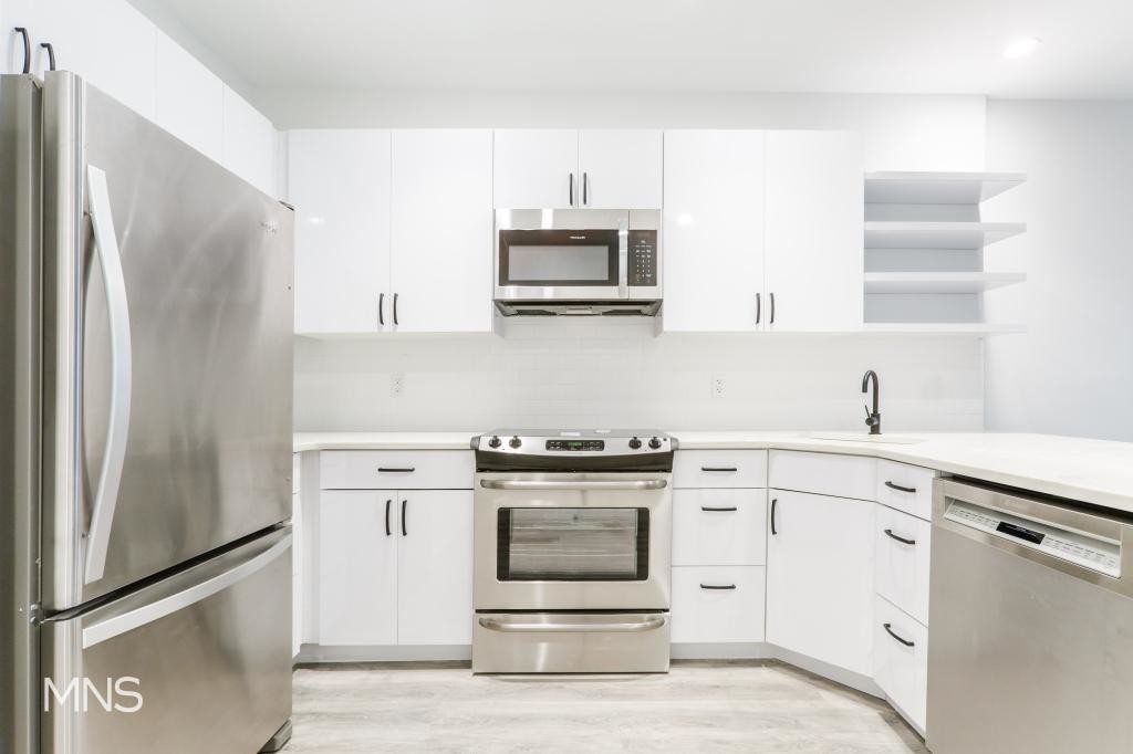 Foto principal - 387 Manhattan Avenue