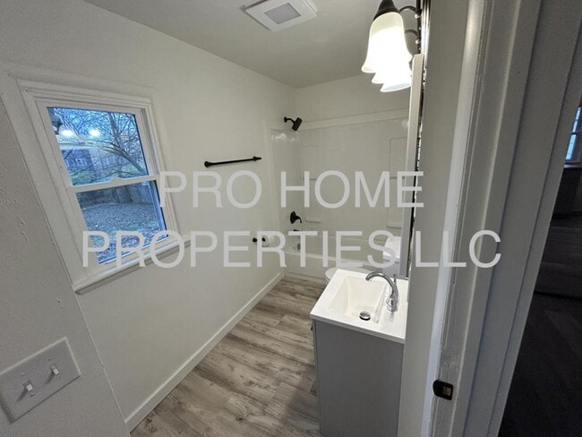 Foto del edificio - 28 Willowwood Dr