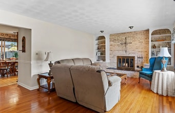 Building Photo - 611 Wingert Dr