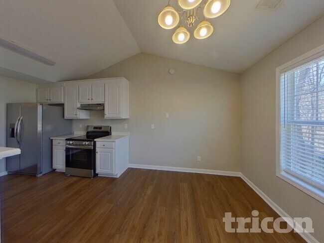 Building Photo - 466 Gin Mill Dr