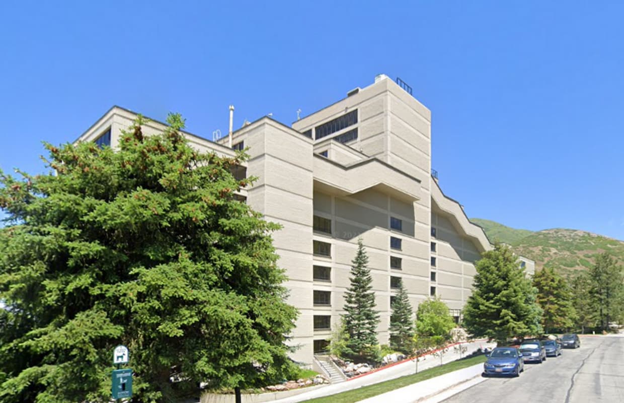Primary Photo - 2 Bed 2 Bath Condo in Bench Tower Condomin...
