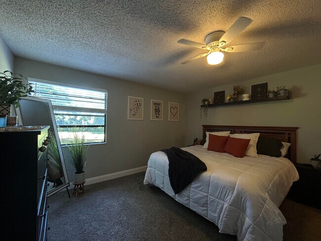 Foto del edificio - 5212 Corvette Dr