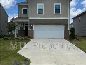 Building Photo - 2011 Weddington Pointe Dr