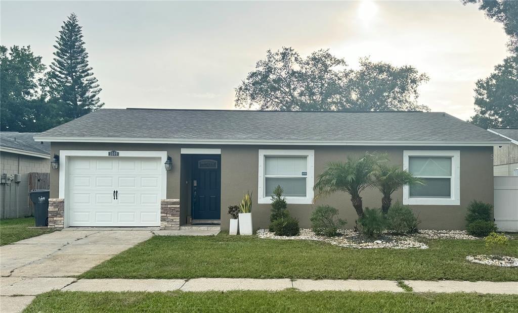 Primary Photo - 1009 Bridlewood Way