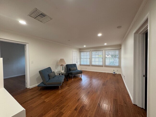 Building Photo - 3bd 2ba House