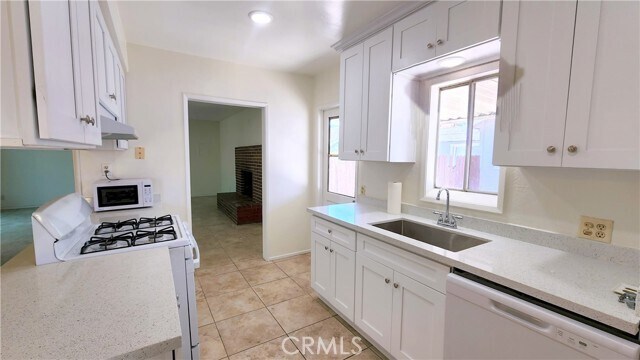 Building Photo - 742 E F St