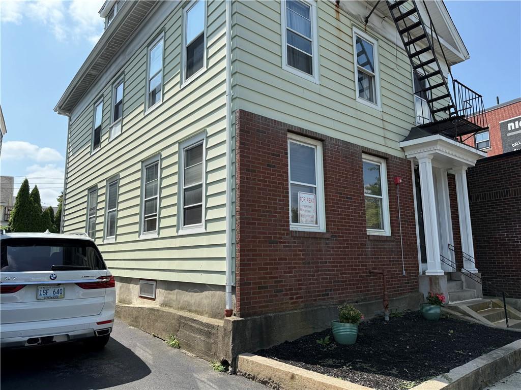Foto principal - 498 Broadway Ave