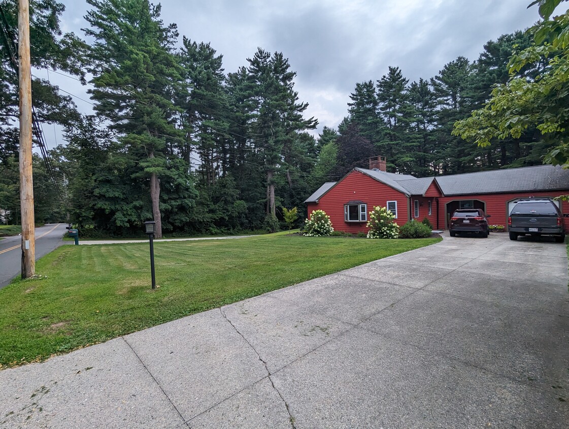 Primary Photo - 279 Maple St