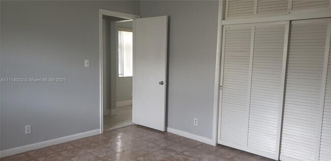 Foto del edificio - 4751 NE 21st Terrace