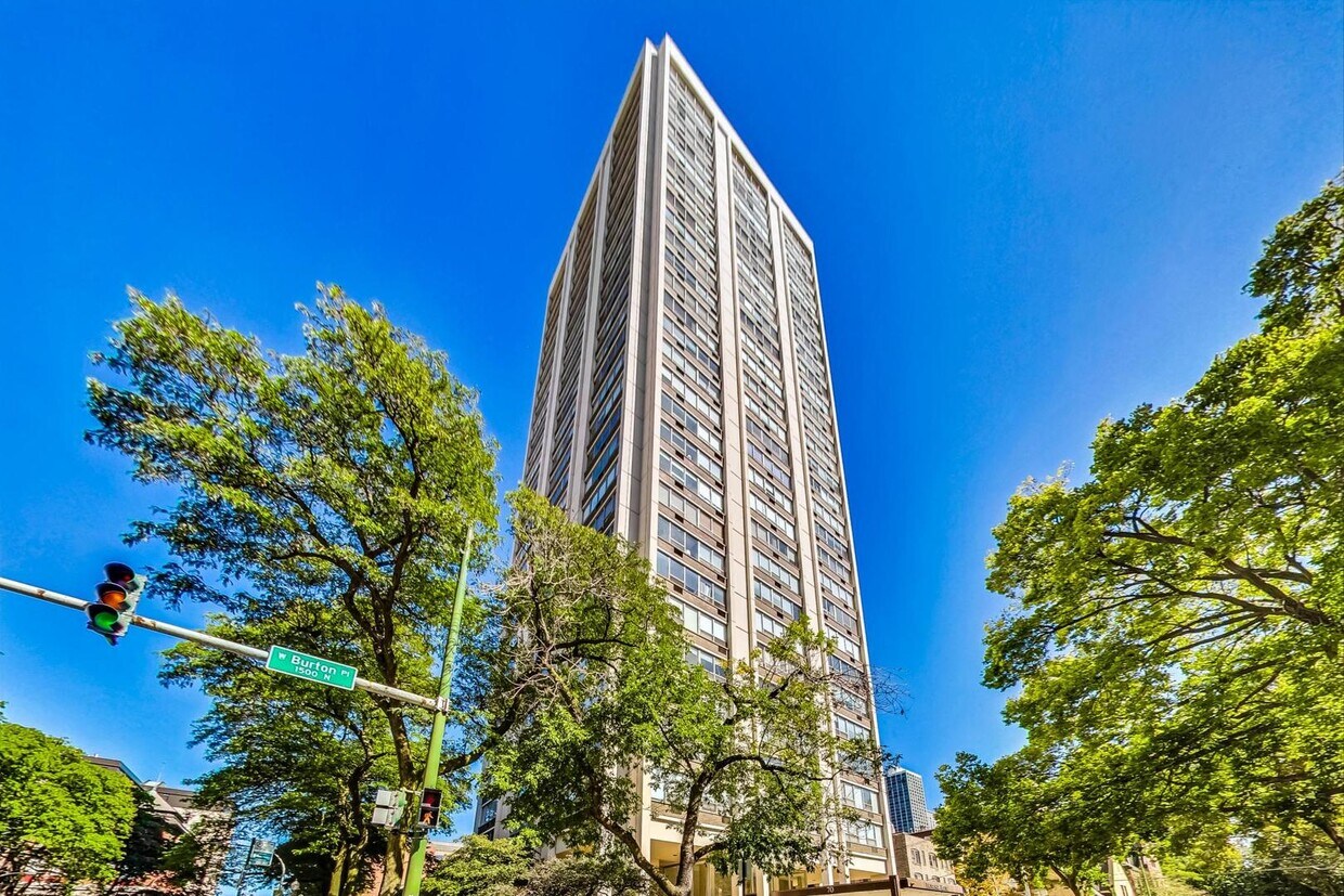 Foto principal - 70 W Burton Pl