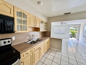 Building Photo - 718-720-720 SW 7th St
