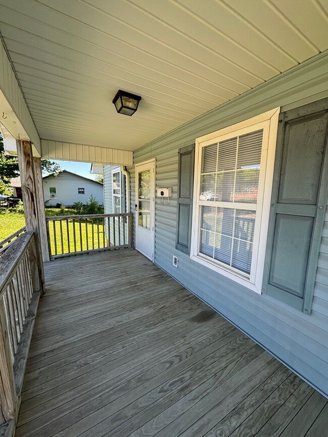 Photo - Freshly Renovated Cottage! House
