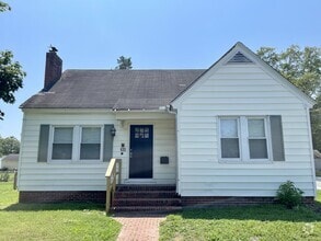 Building Photo - 122 Marshall St