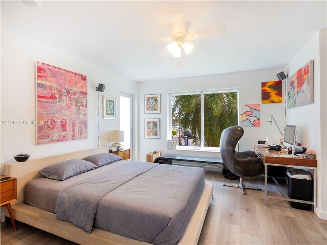 Foto del edificio - 1631 NE 114th St
