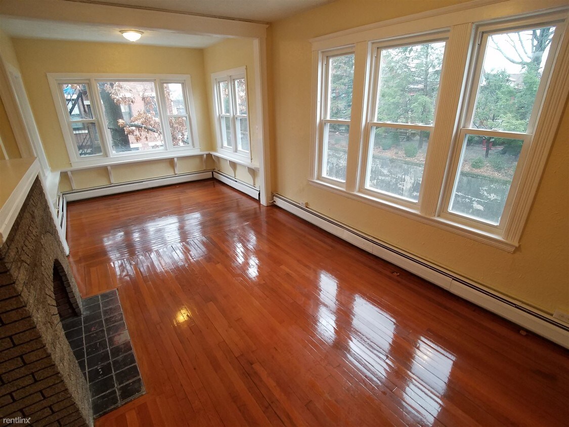 3 br, 1 bath - 165 Chiswick Rd Apt 2 - 3 br, 1 bath  - 165 Chiswick Rd Apt 2