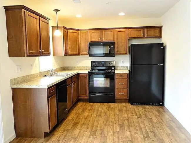 Building Photo - 149 Cedarwood Dr