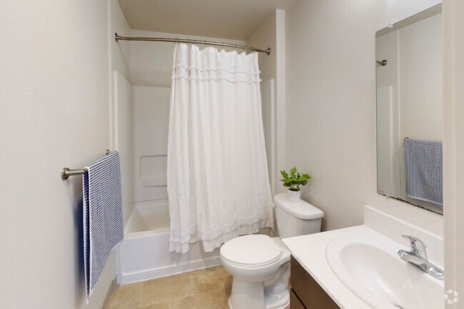 3BR, 3BA - 1,195SF - Bathroom 3 - Villas Apartments
