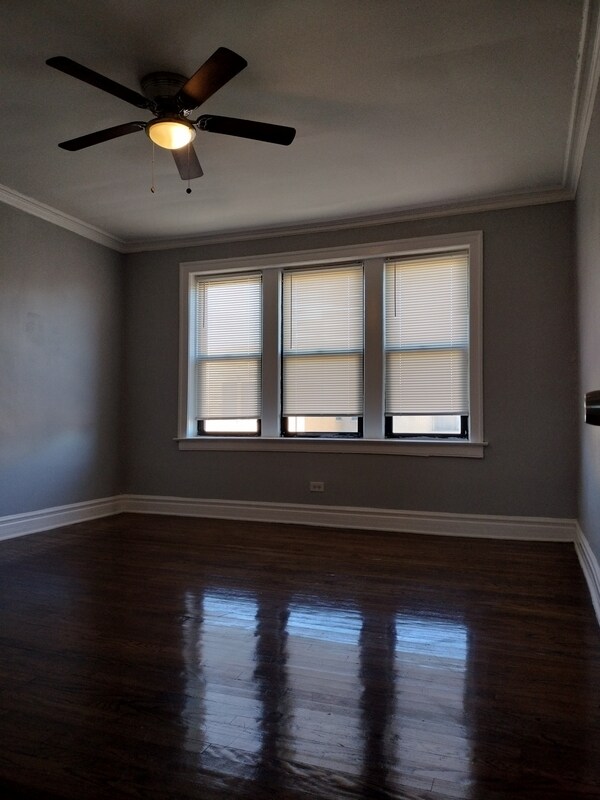 Foto del edificio - 8000 S Hermitage Ave