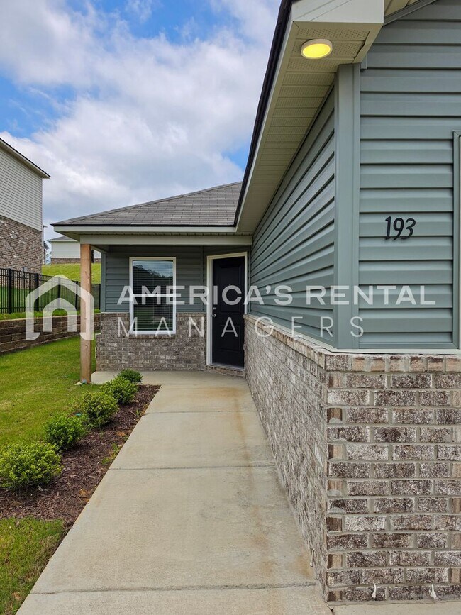 Foto del edificio - New Construction Home for Rent!