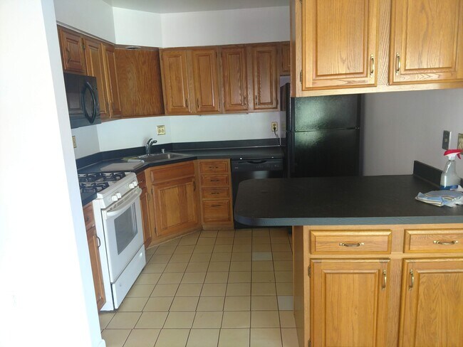kitchen - 3535 Chevy Chase Lake Dr Apartment