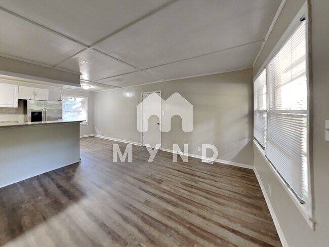 Foto del edificio - 3069 Mckenzie Rd