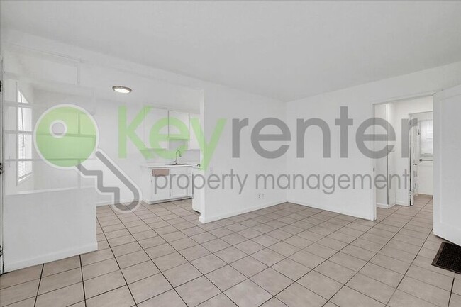 Building Photo - 691 El Camino Ave