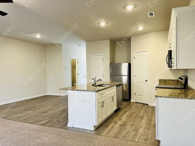 Building Photo - 308 Seidov Cobb Way